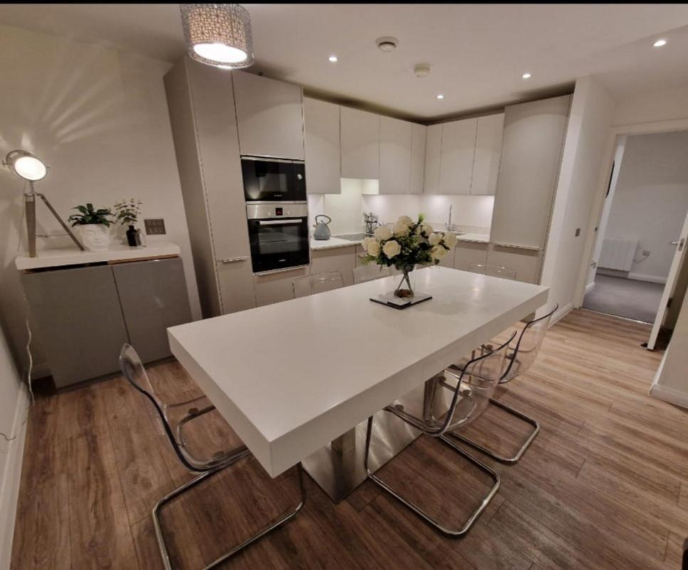 Modern Apartment, Sleeps 6, Belfast City Centre Exteriör bild